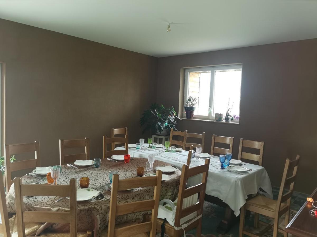 Les Chambres D'Hotes De La Frissonnette Auzelles Eksteriør bilde