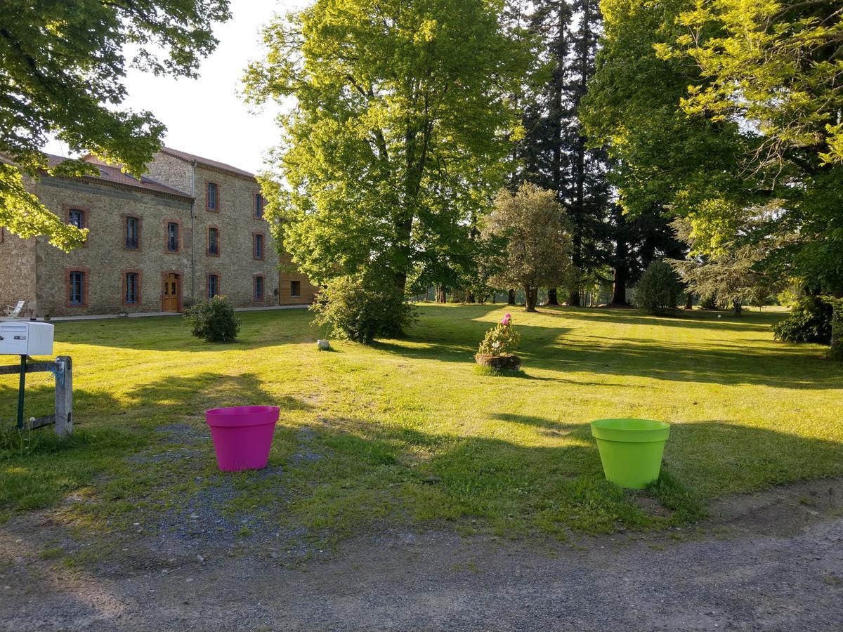 Les Chambres D'Hotes De La Frissonnette Auzelles Eksteriør bilde